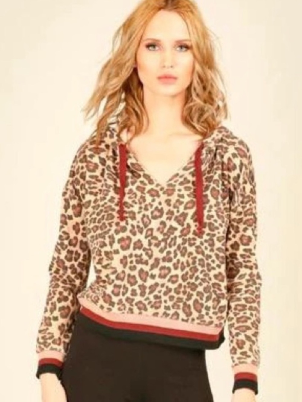 NWT✨ Leopard Print Hooded Pullover with striped Trim -size medium